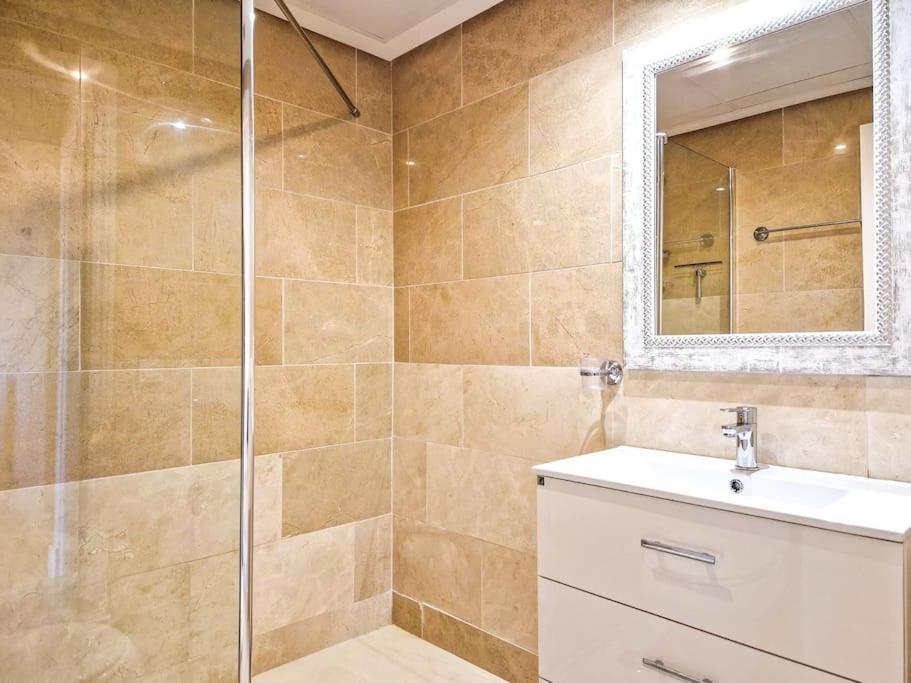 Appartement In Coto Real Duquesa - Sea View & Pools *